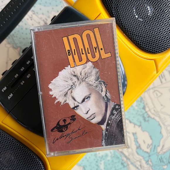 Vintage 1986 Billy Idol Whiplash Smile Cassette Tape - Picture 1 of 3